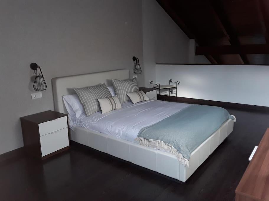 Duplex De Montana En Campo De Golf Apartment Sojuela Bagian luar foto